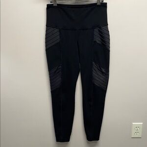 Old Navy Active Elevate Go Dry High Rise 7/8 Moto Jack Black Leggings M